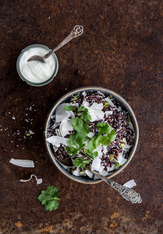 Salat mit Wildreis und Kokos