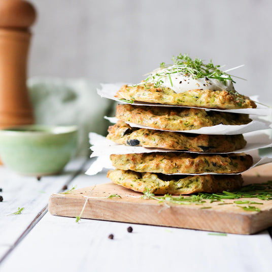 Zucchini-Fladen mit Oliven