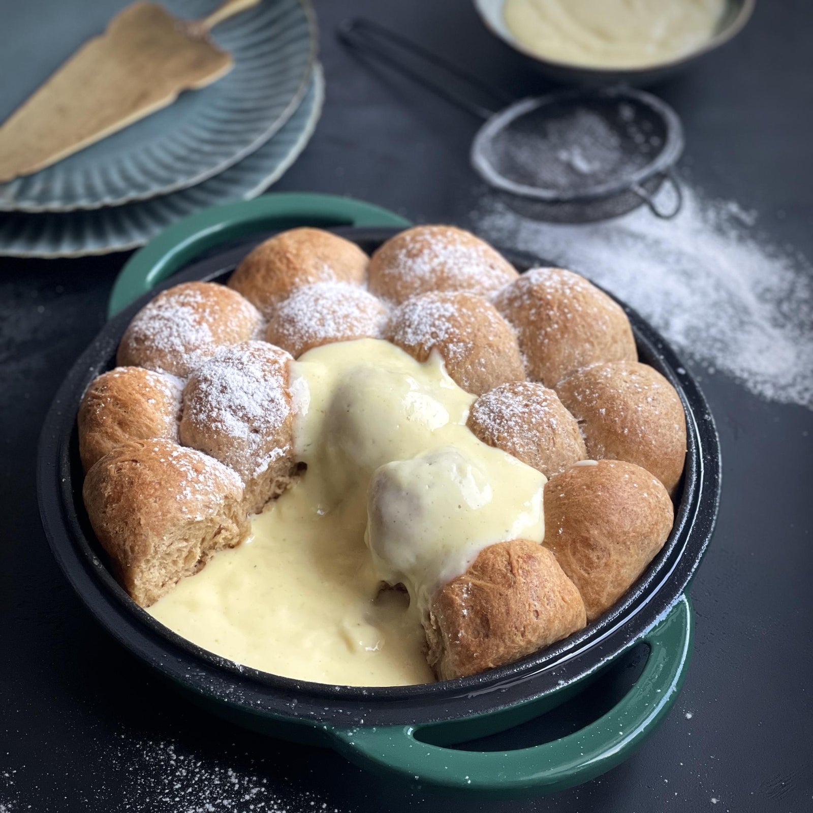 Buchteln mit Vanillecreme