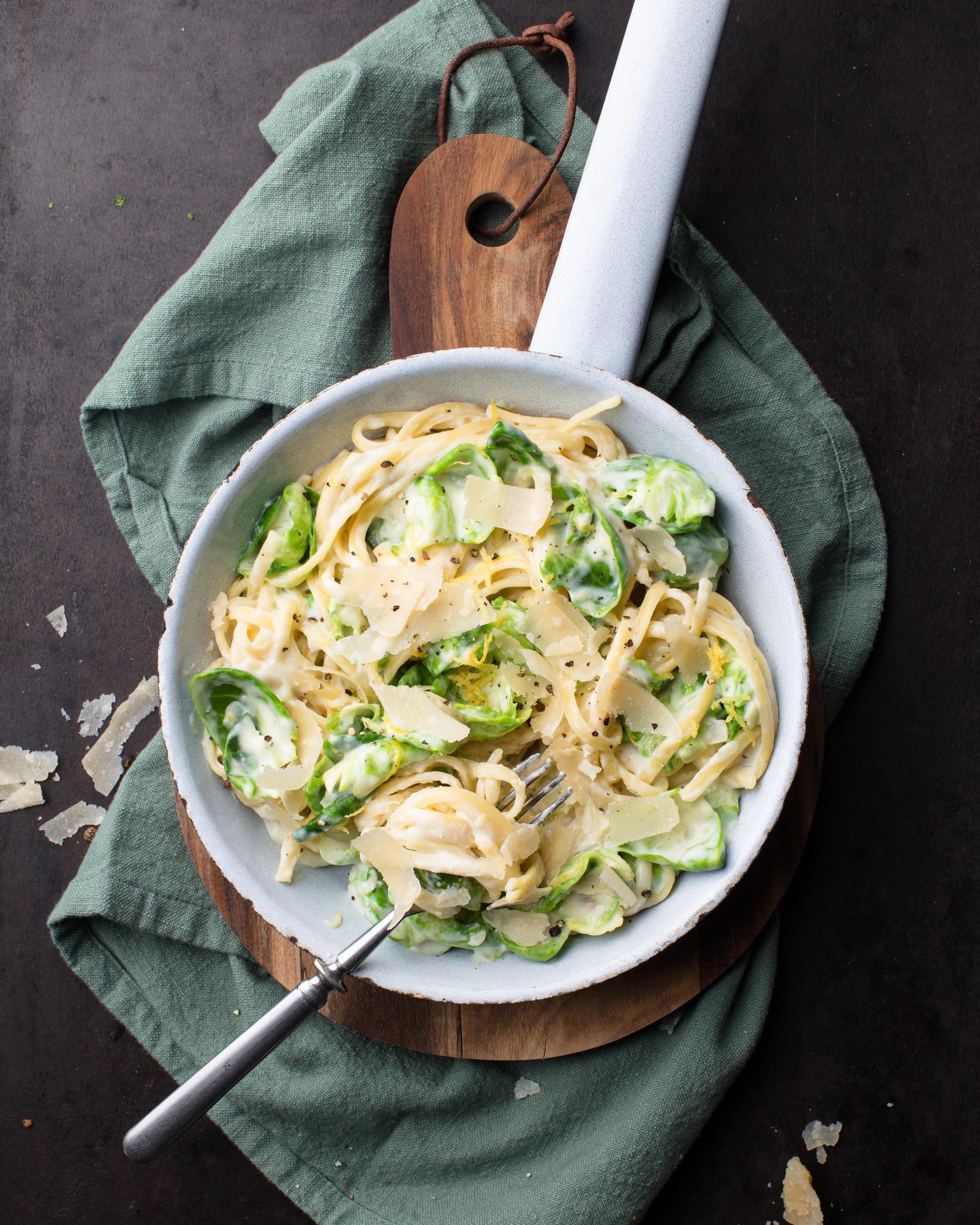 Pasta mit Rosenkohl und Sahnesauce