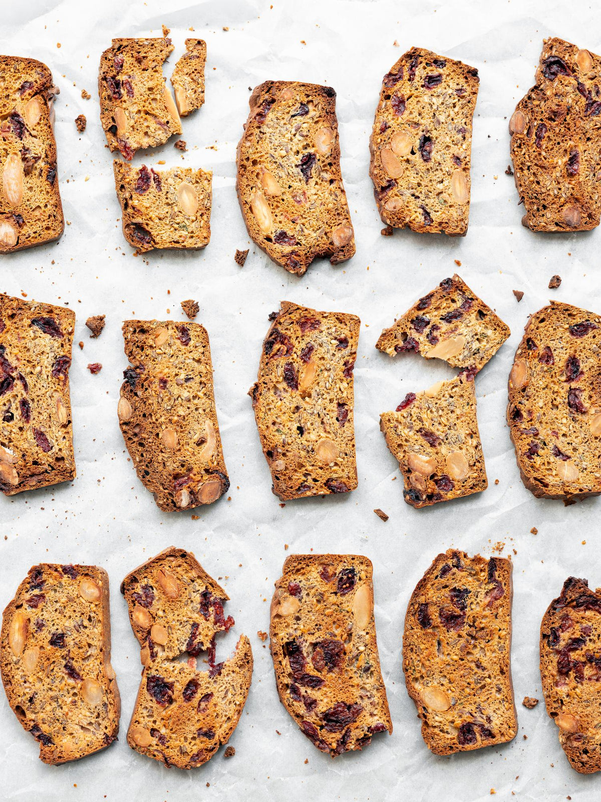 Brot-Cracker mit Cranberries