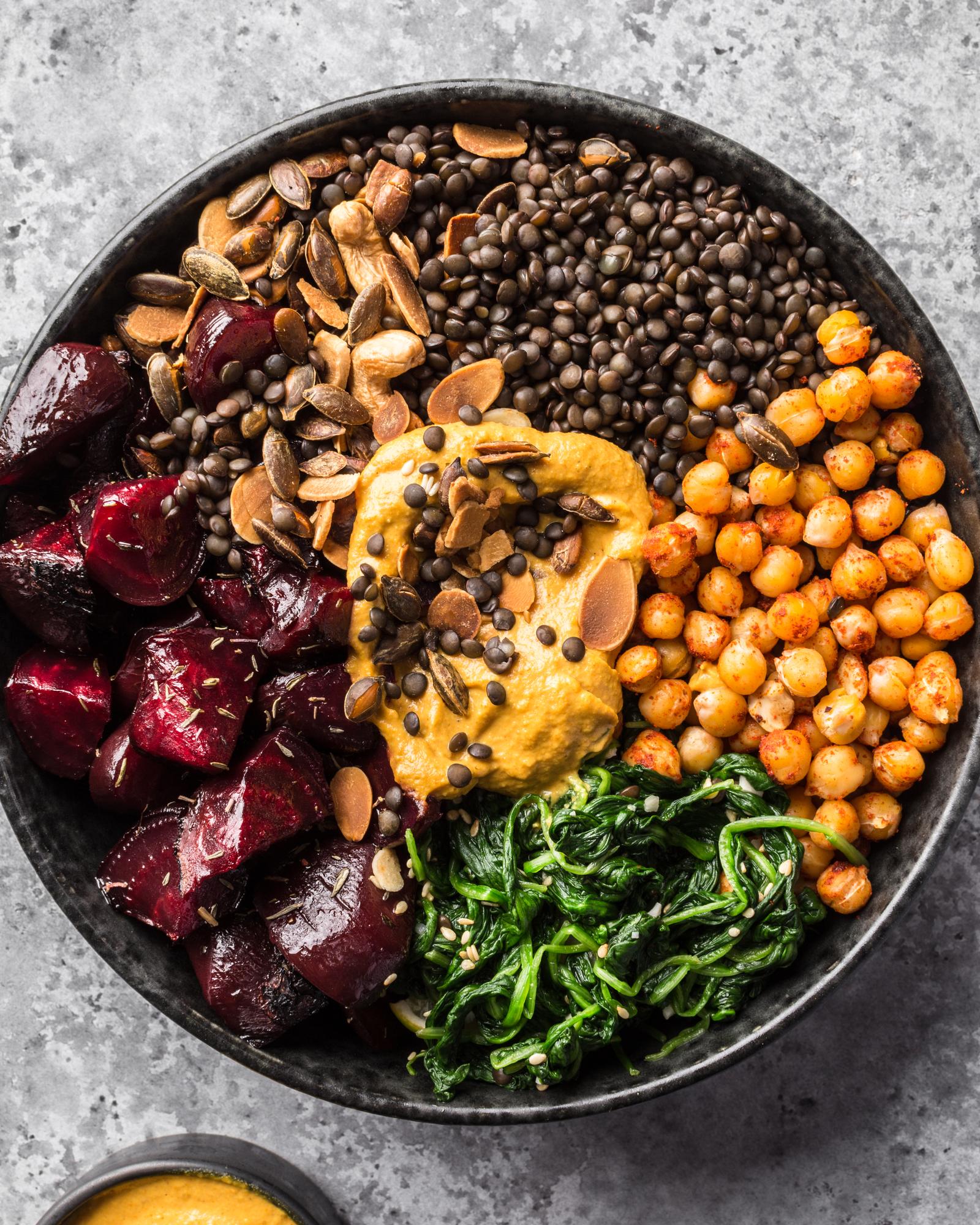 Kichererbsen-Bowl mit Cashew-Sauce