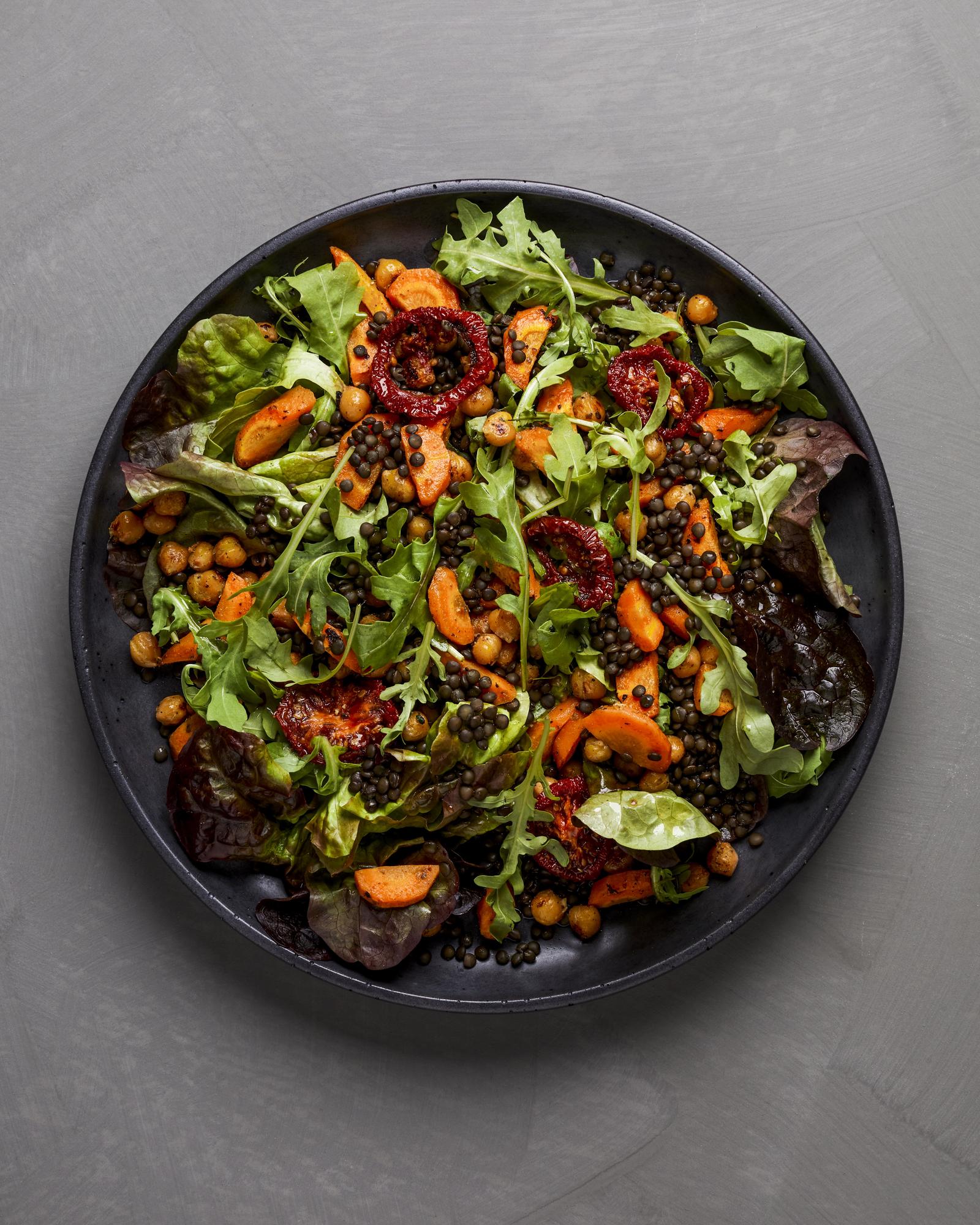 Kichererbsen-Salat mit gerösteten Tomaten