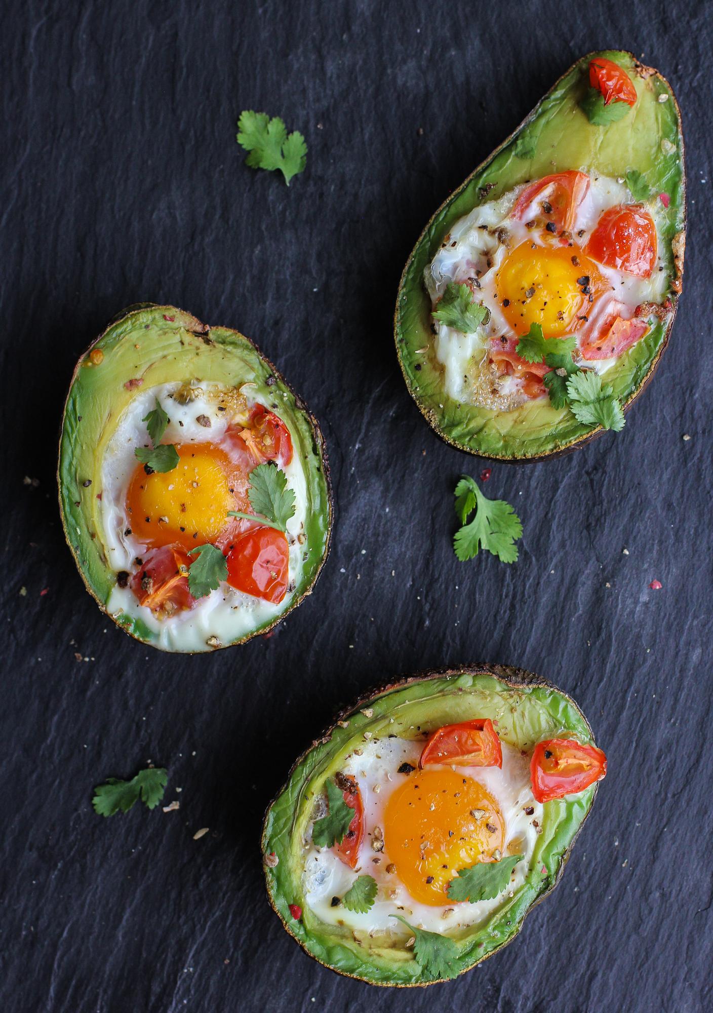 Gebackene Avocado mit Ei