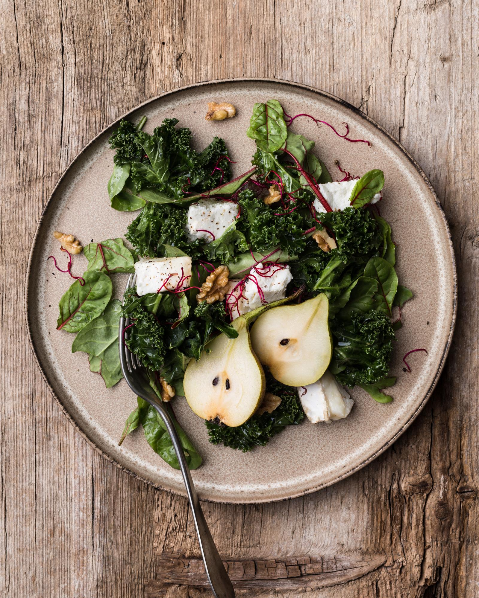 Birnensalat mit Ziegenkäse und Nüssen