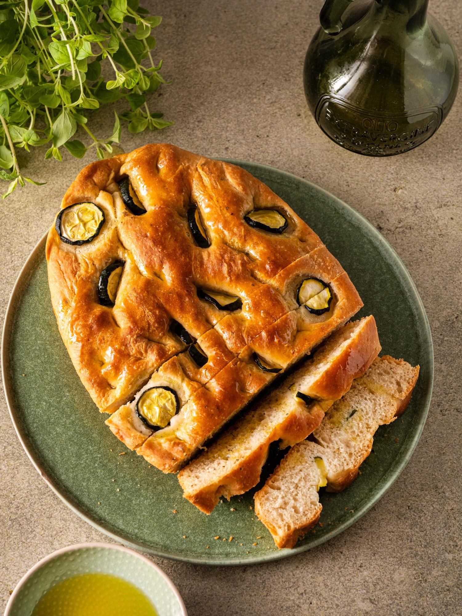 Italienische Focaccia mit Zucchini