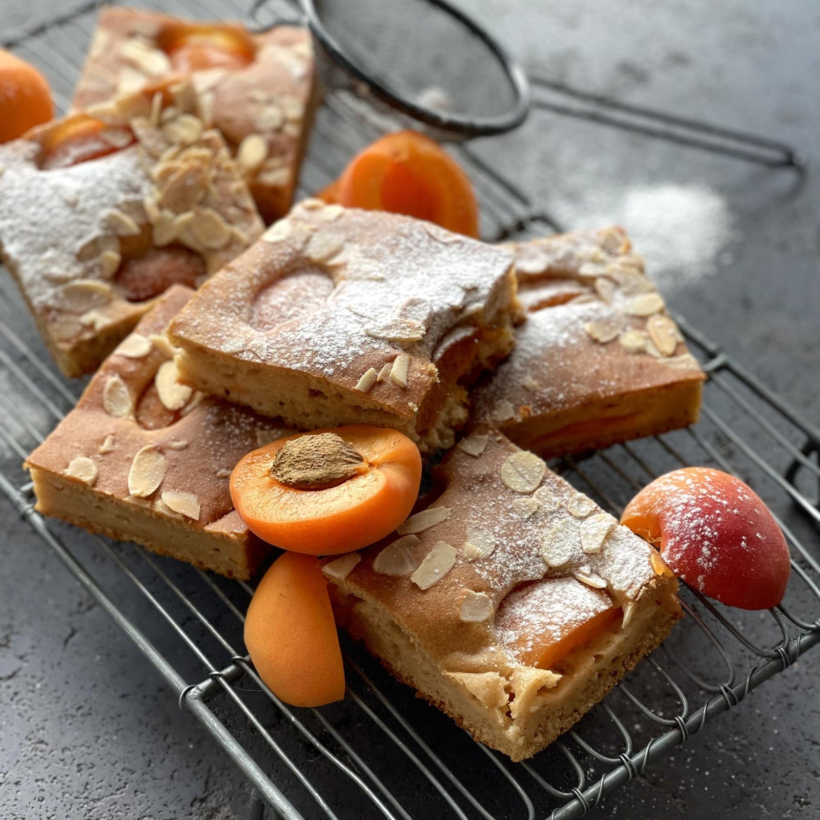 Joghurtkuchen mit Aprikosen
