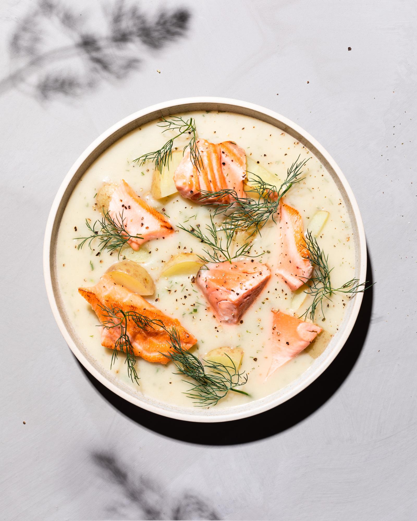 Cremige Lachssuppe mit Dill