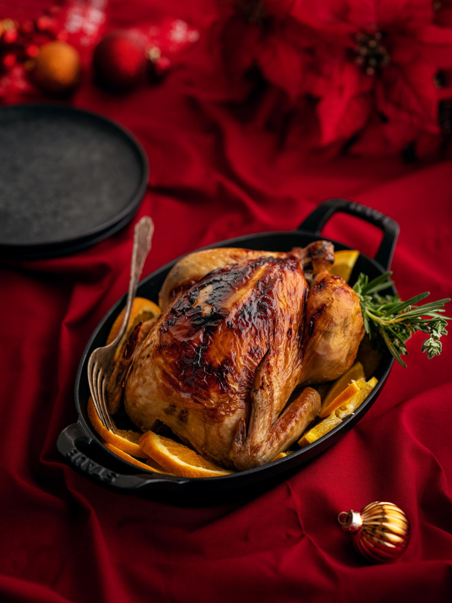 Hähnchen auf Orangen