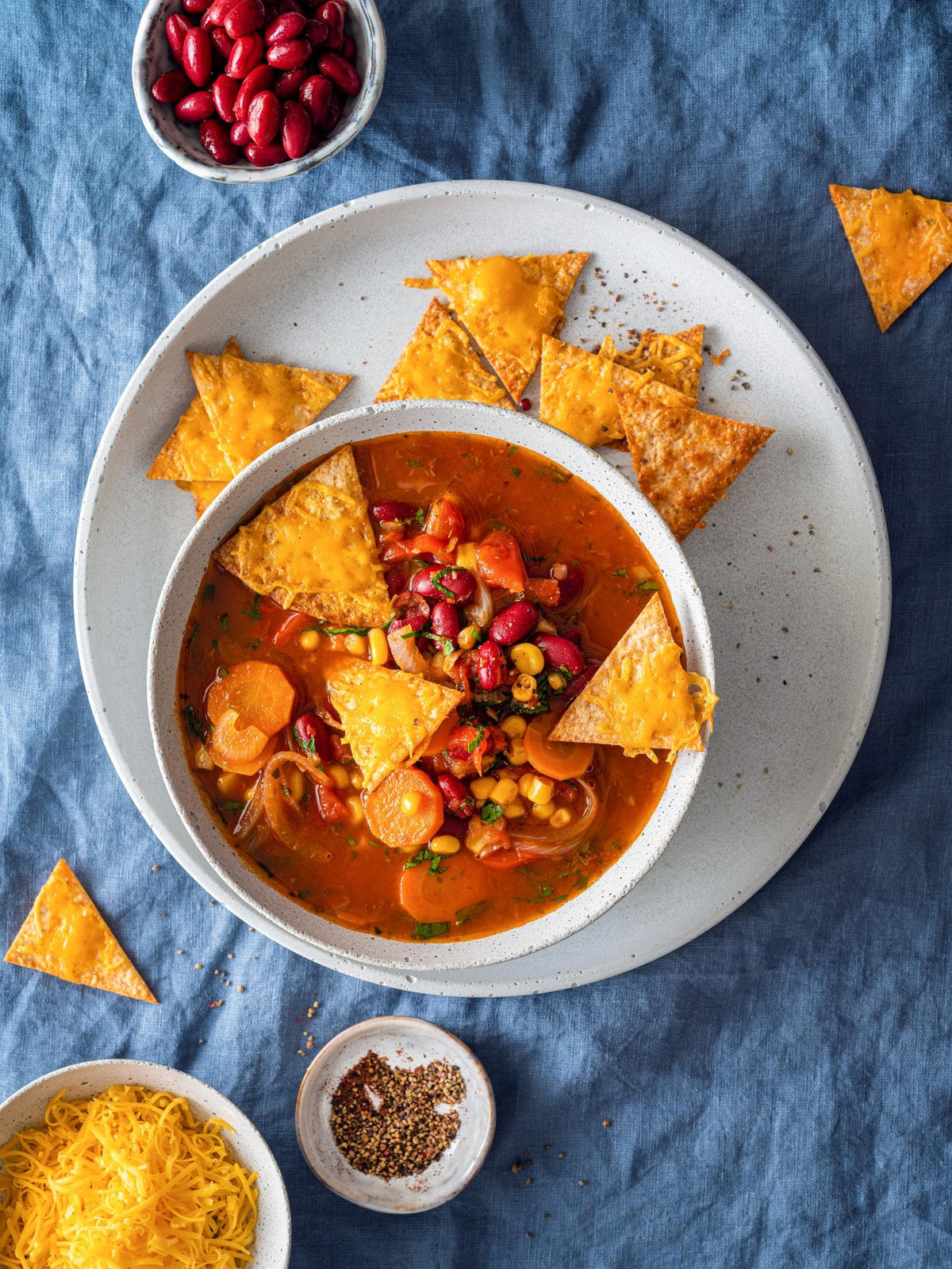 Mexikanische Suppe mit Tortilla-Chips