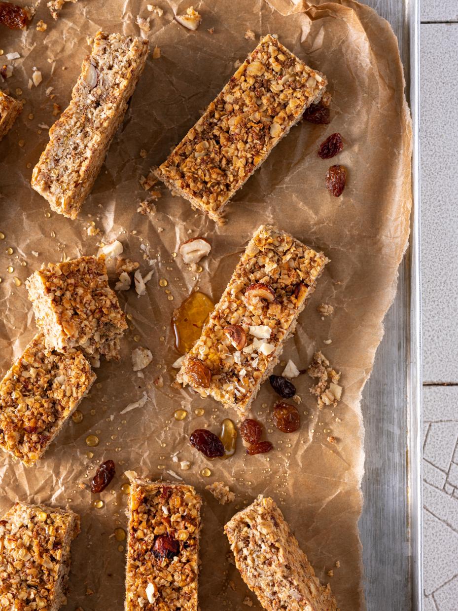 Nuss-Riegel mit Honig und Banane