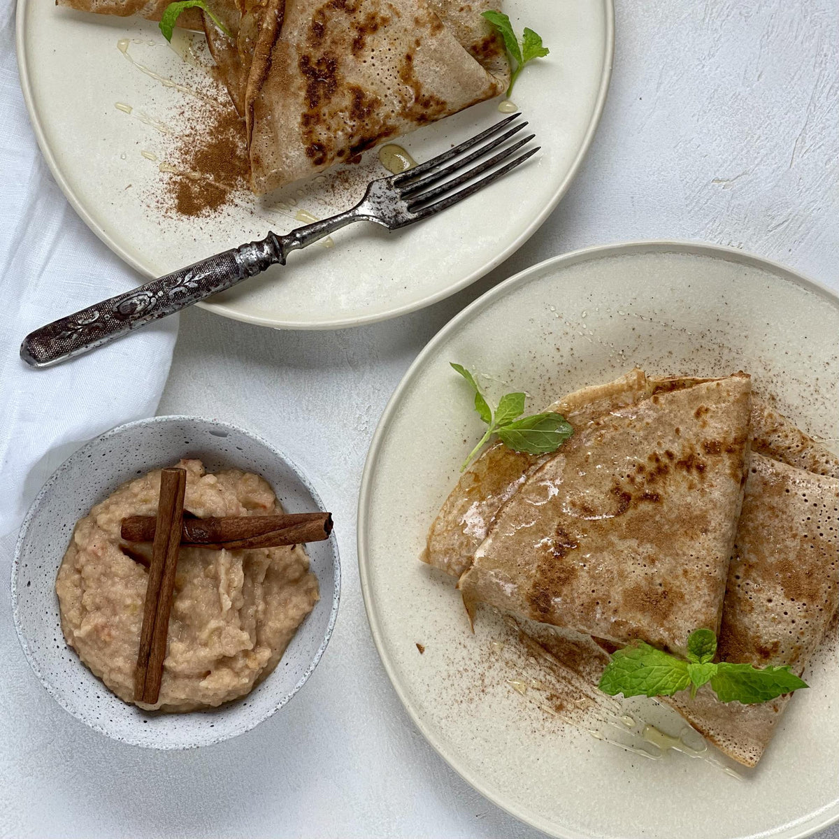 Pfannkuchen mit Apfelmus