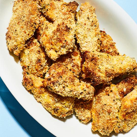 Parmesan-Hähnchenflügel mit Ofenkartoffeln