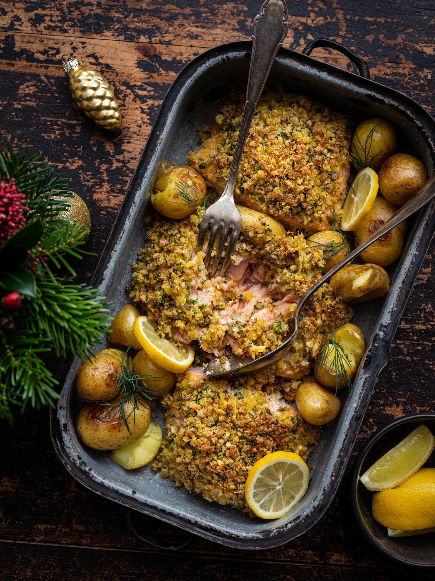 Gebackener Lachs in Nuss-Kräuter-Kruste
