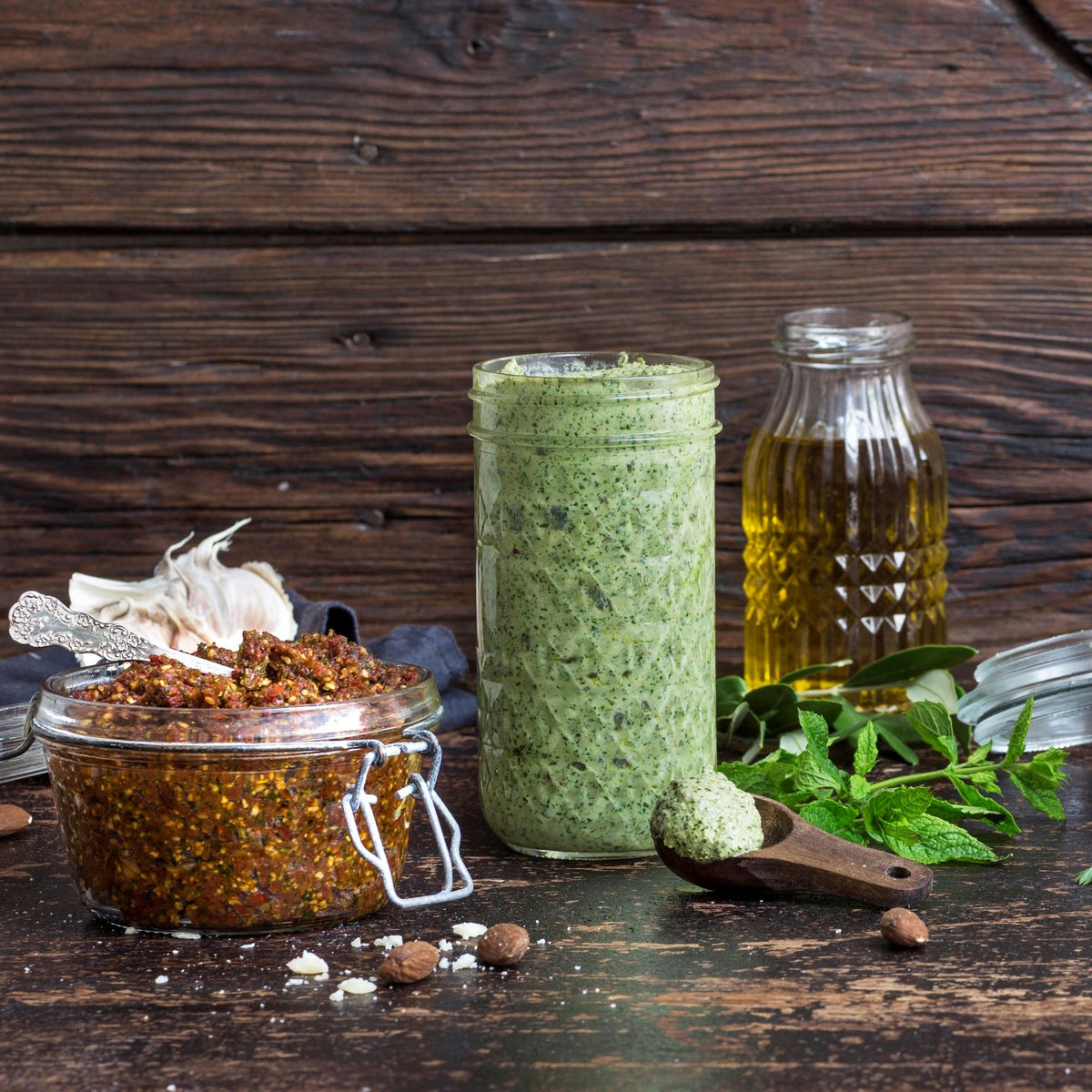 Pesto aus getrockneten Tomaten mit Pinienkernen