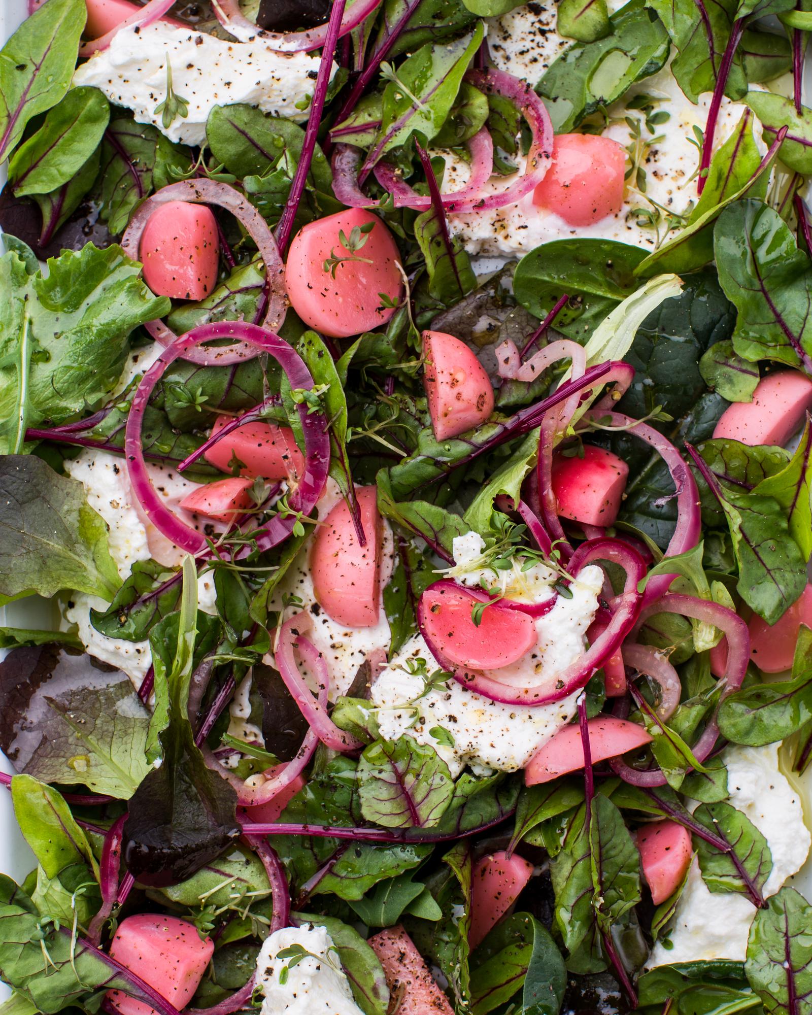 Pickles mit Salat