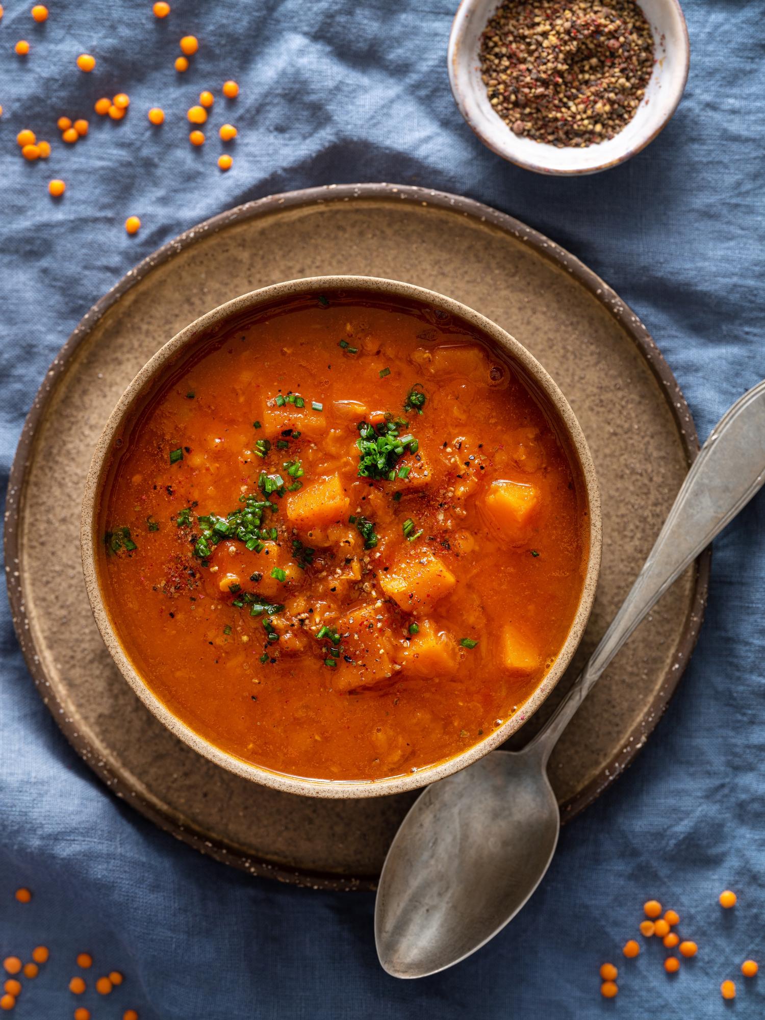 Würzige Kürbis-Linsen-Suppe