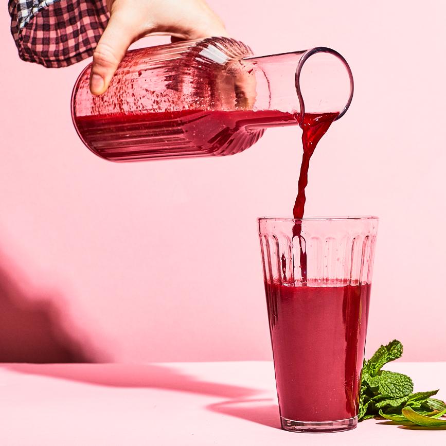Rote-Bete-Saft mit Apfel und Minze