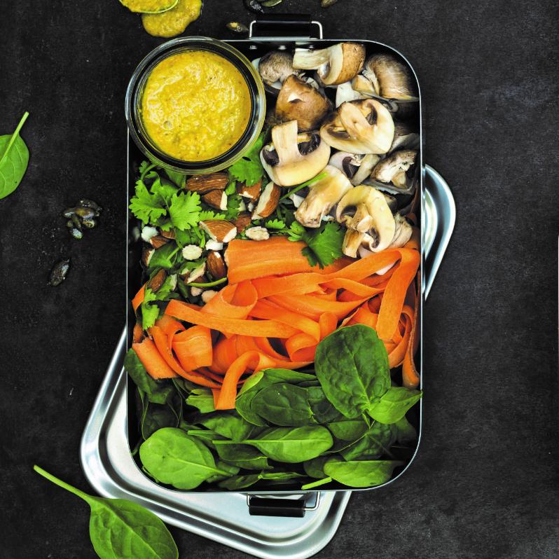 Salat mit Kokos-Dressing