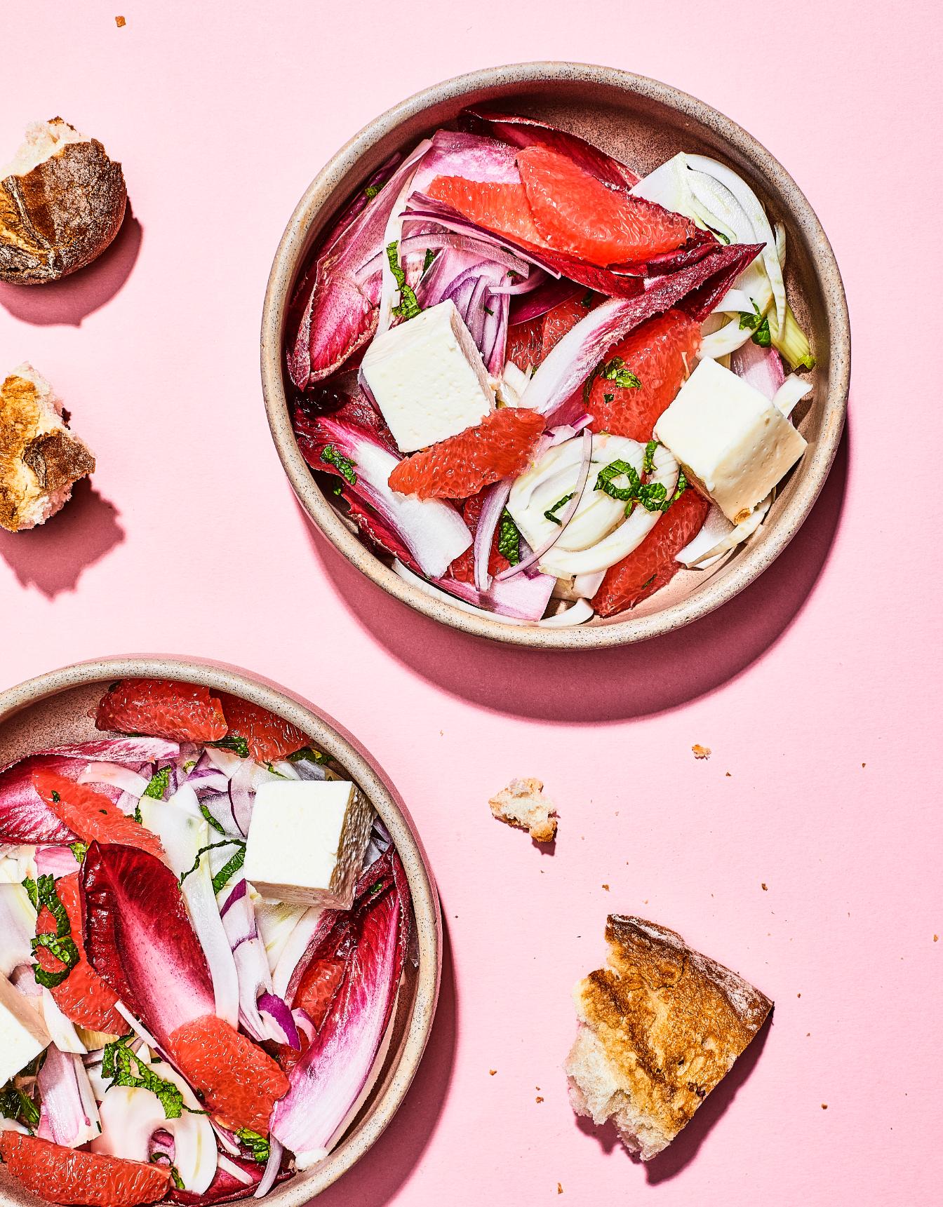 Salat mit Chicorée, Grapefruit und Balkan-Käse