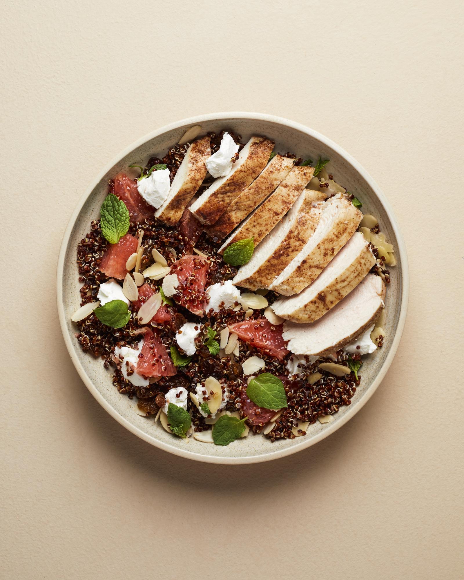 Salat mit Hähnchen, Quinoa und Grapefruit