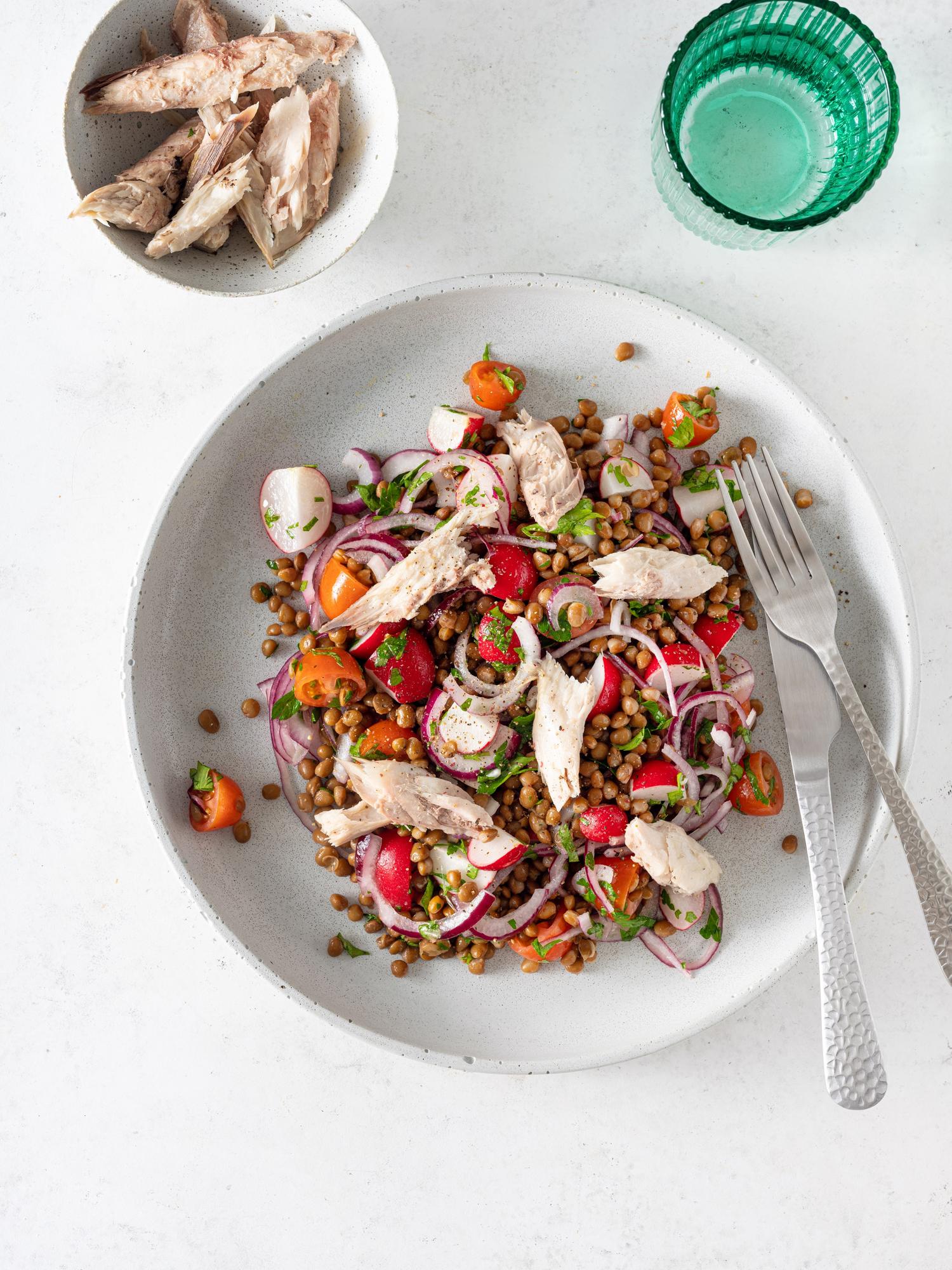 Salat aus geräucherter Makrele