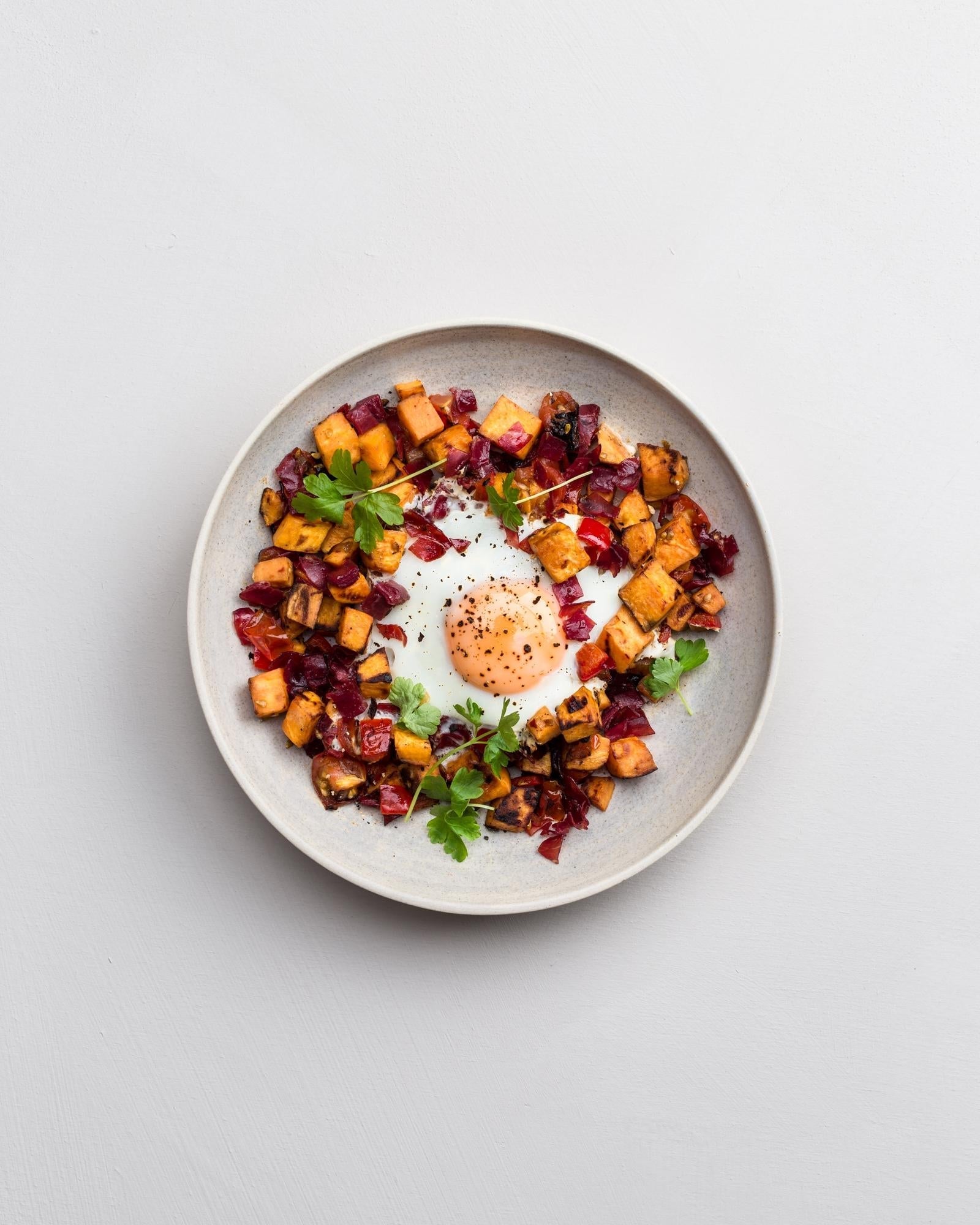 Herzhafte Schüssel mit Süßkartoffeln