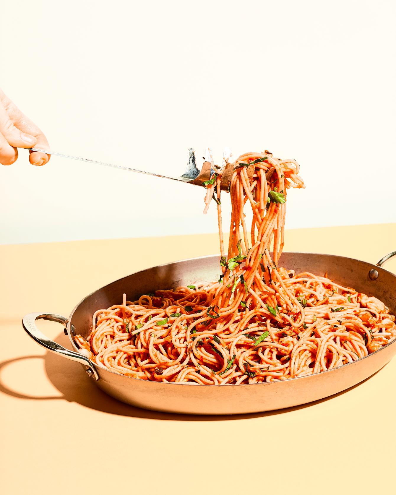 Spaghetti mit Kaninchenfleisch und Tomatensauce