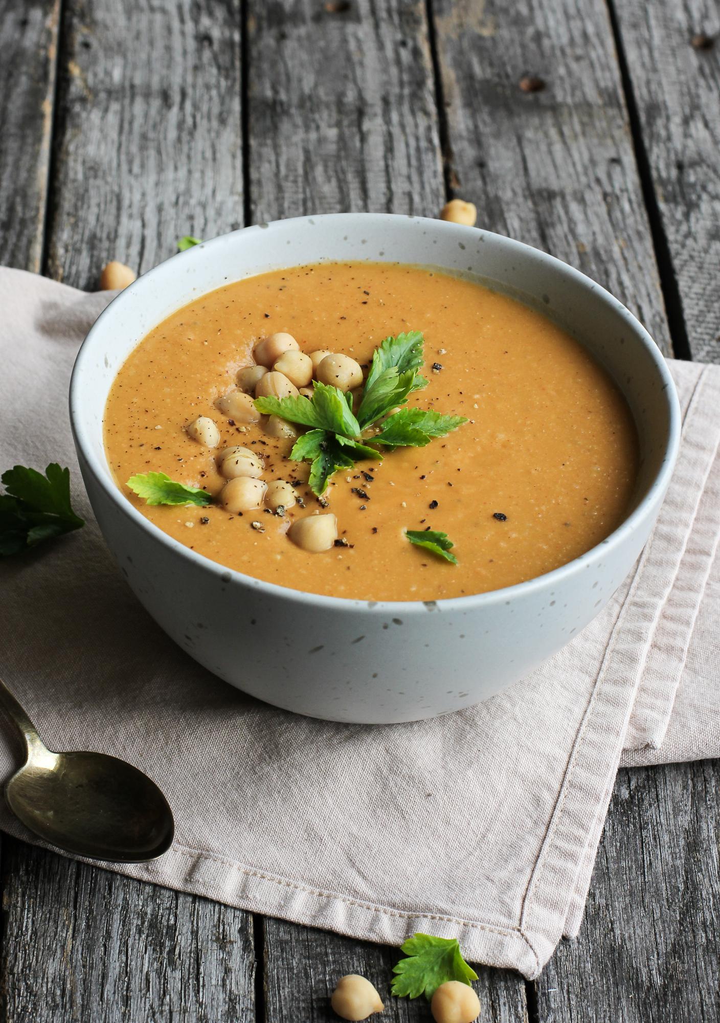 Suppe mit Kichererbsen