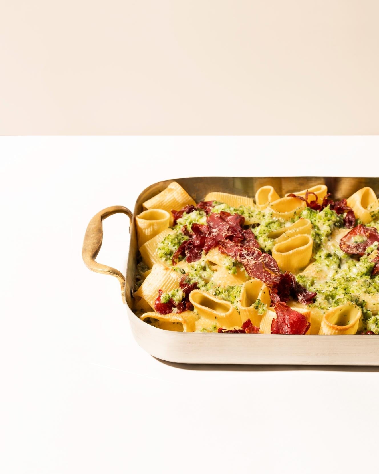 Nudeln mit Brokkolisoße und Bresaola
