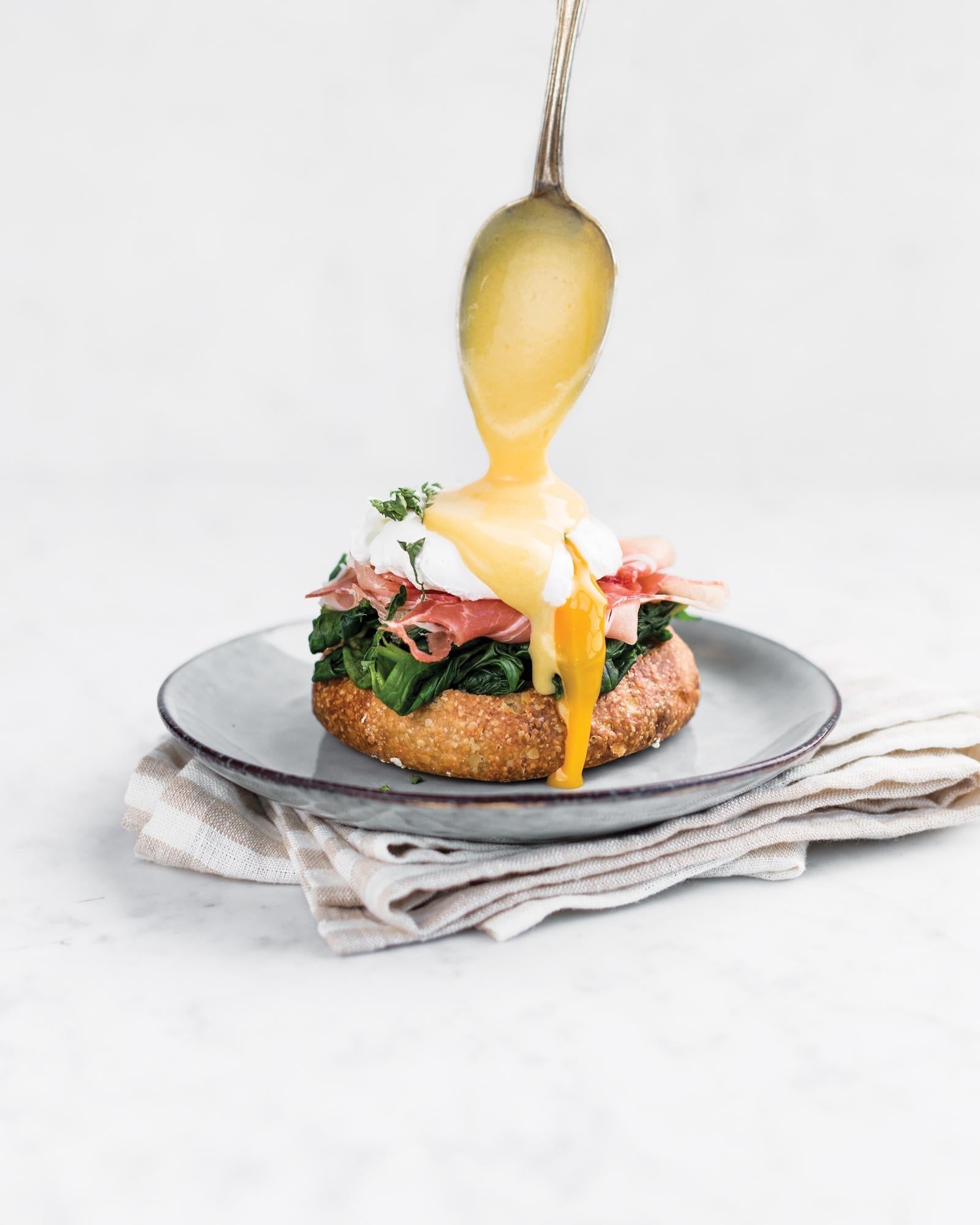 Eier mit Sauce Hollandaise