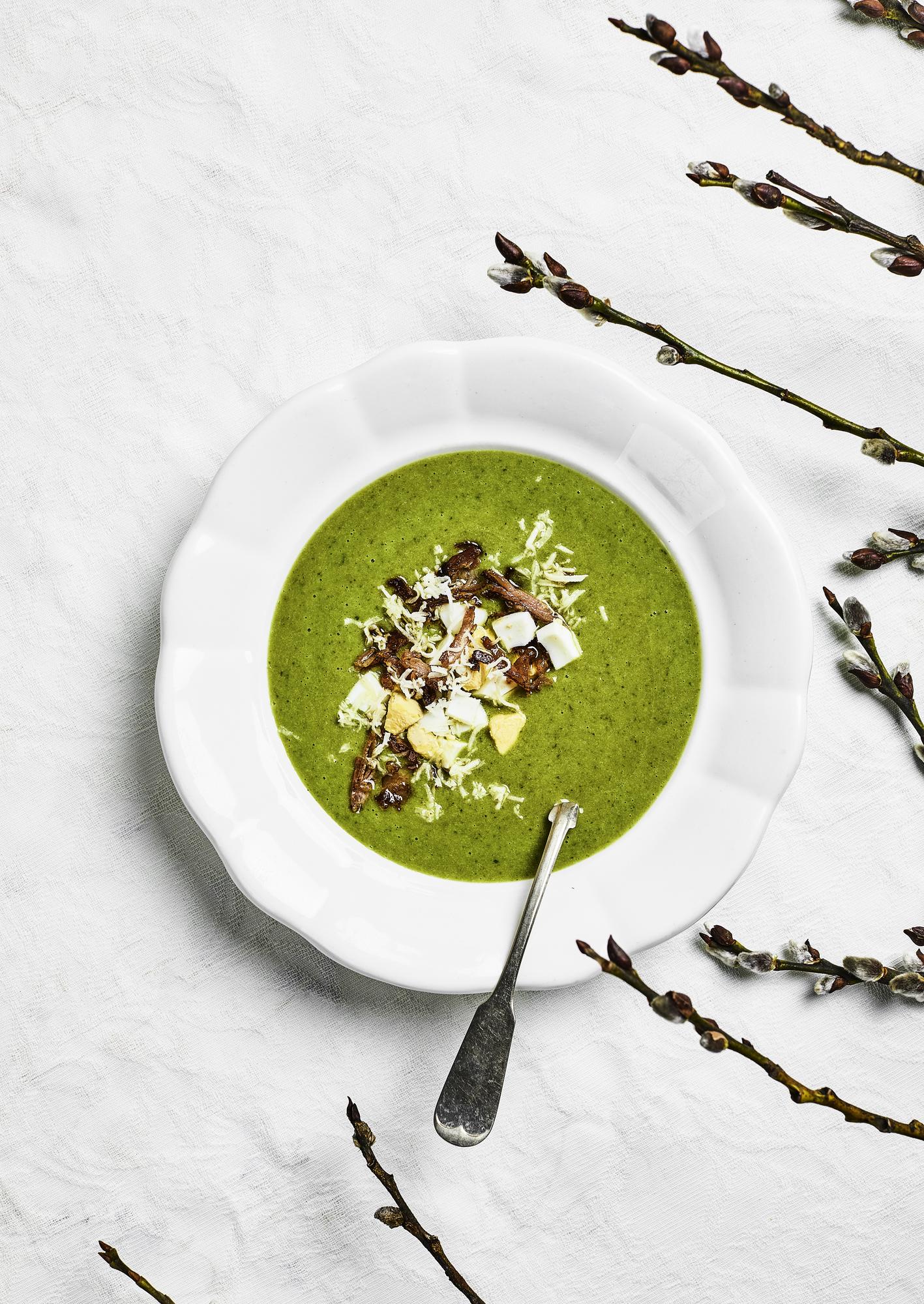 Gehaltvolle Lauchsuppe mit Trockenschinken und Meerrettich