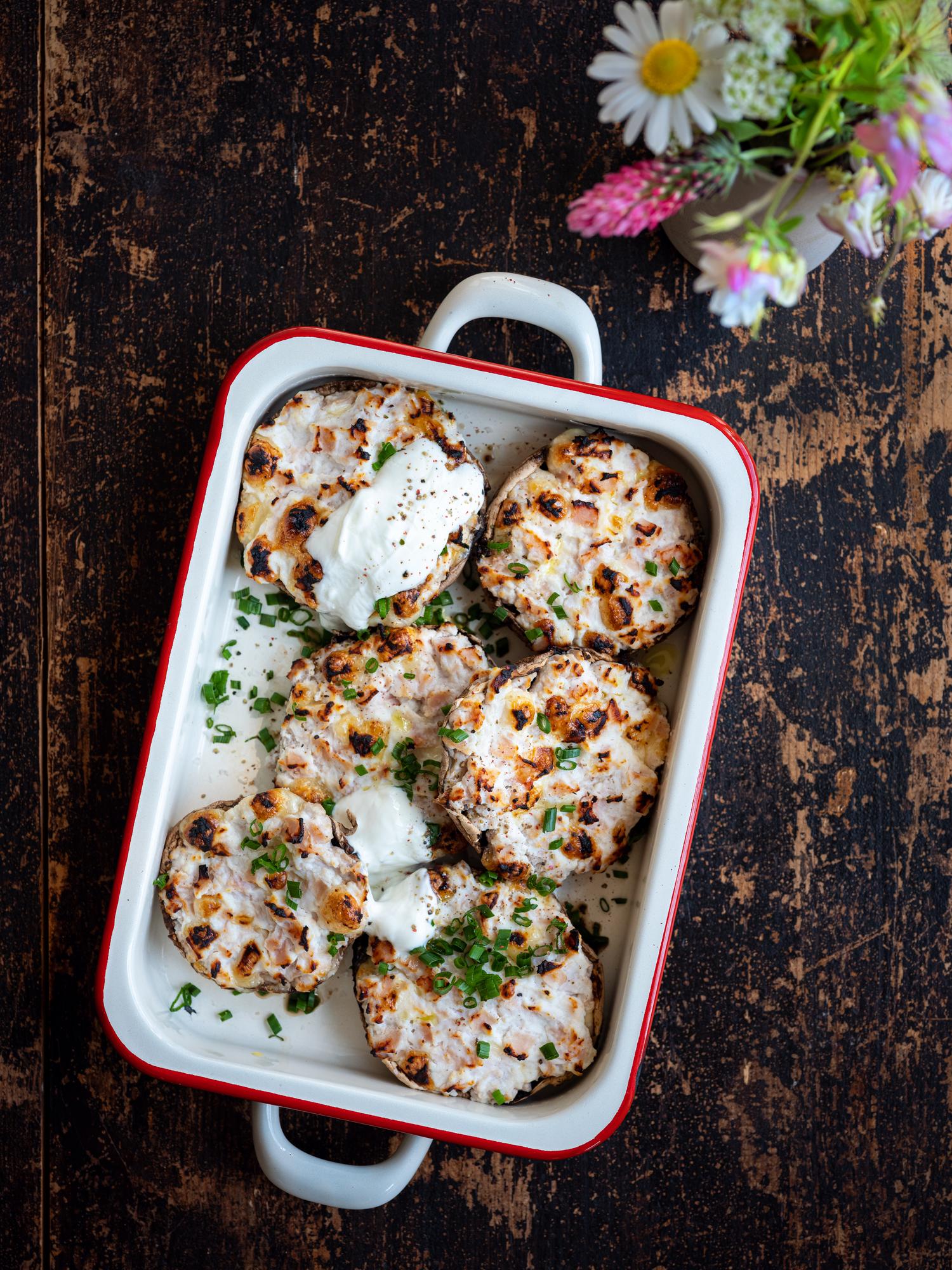 Champignons gefüllt mit Schinken, Mozzarella und Ricotta