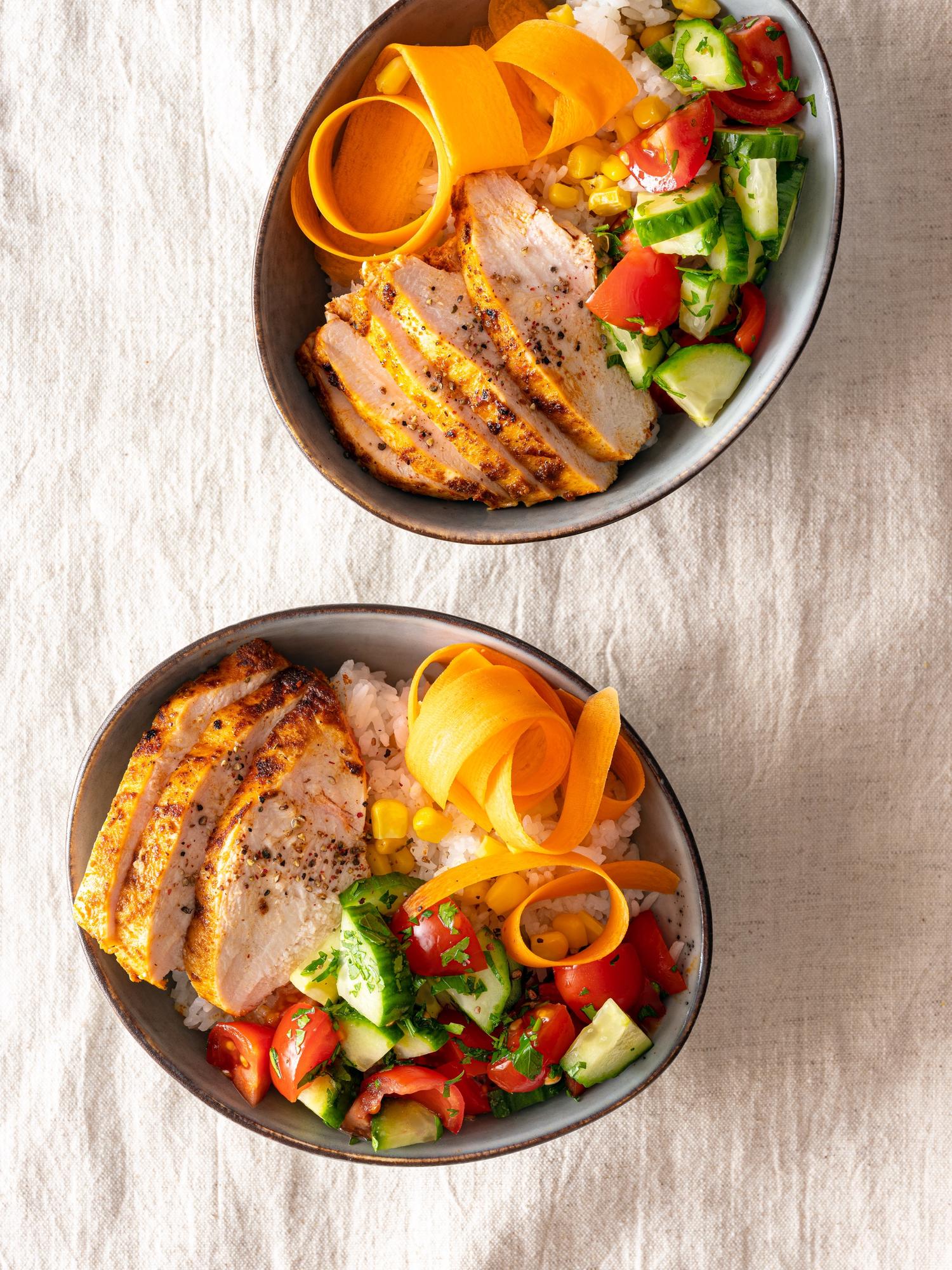 Gesunde Bowl mit Hähnchen