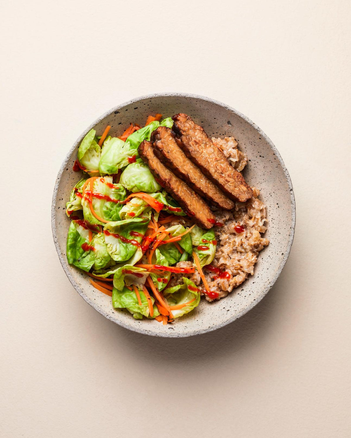 Roggenbrei mit Rosenkohl und Tempeh