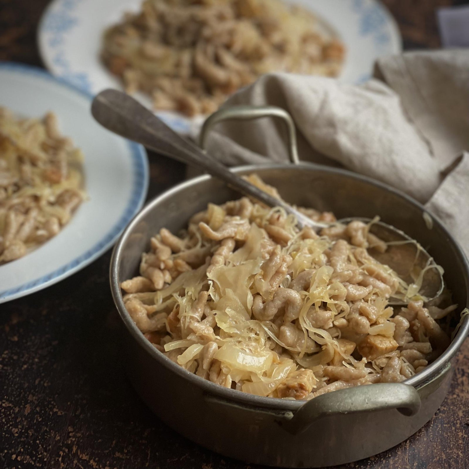 Roggennocken mit Sauerkraut und Tempeh