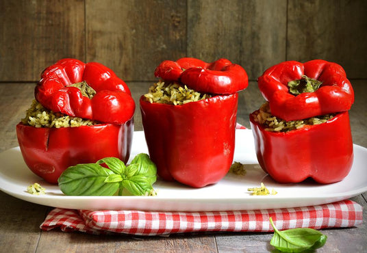 Gefüllte gebackene Paprika