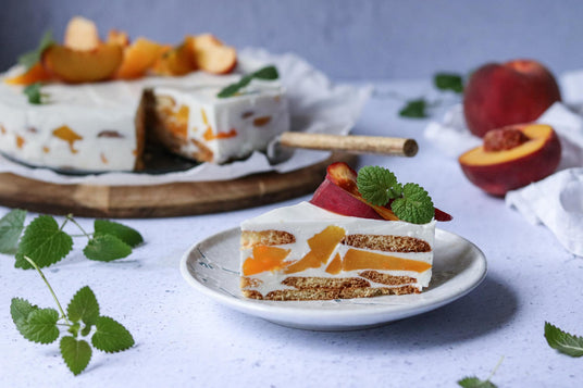 Quarktorte mit hausgemachten Vollkorn-Löffelbiskuits